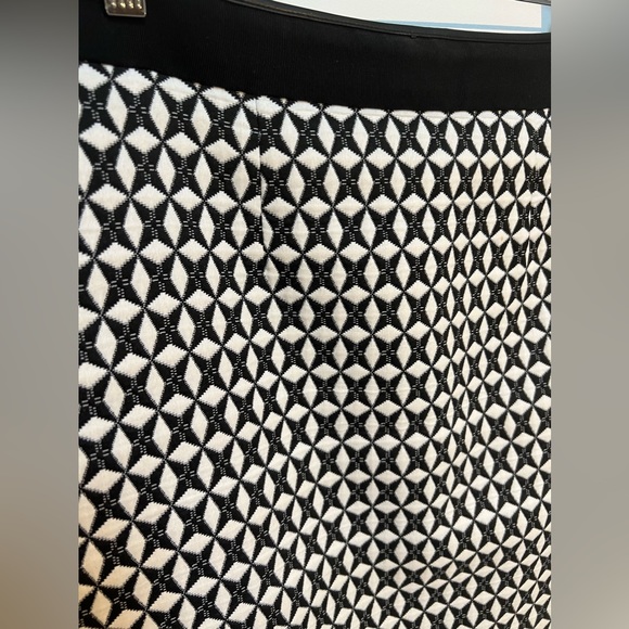 Banana Republic Pencil Skirt Black and White Pattern Size 6 - Picture 2 of 6